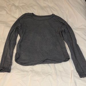 Size 6 lululemon long sleeve top with print